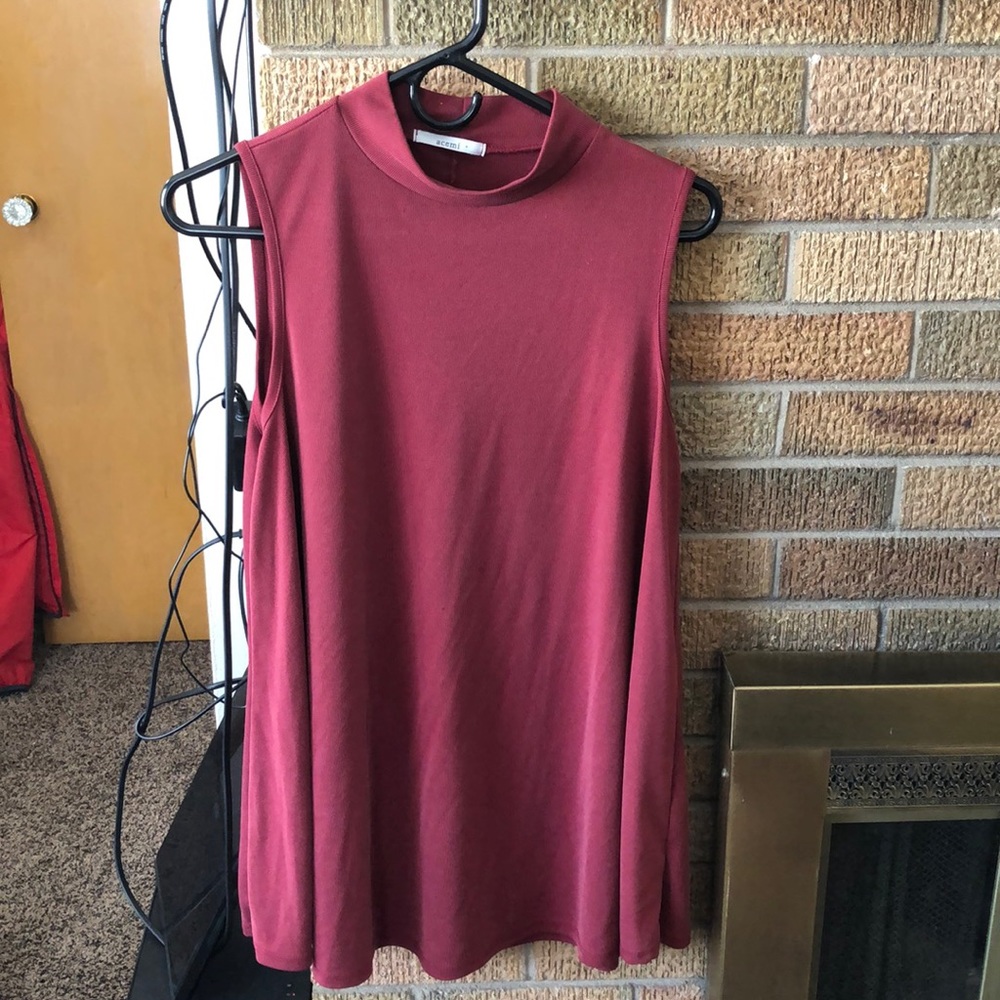 Maroon short flowy dress
